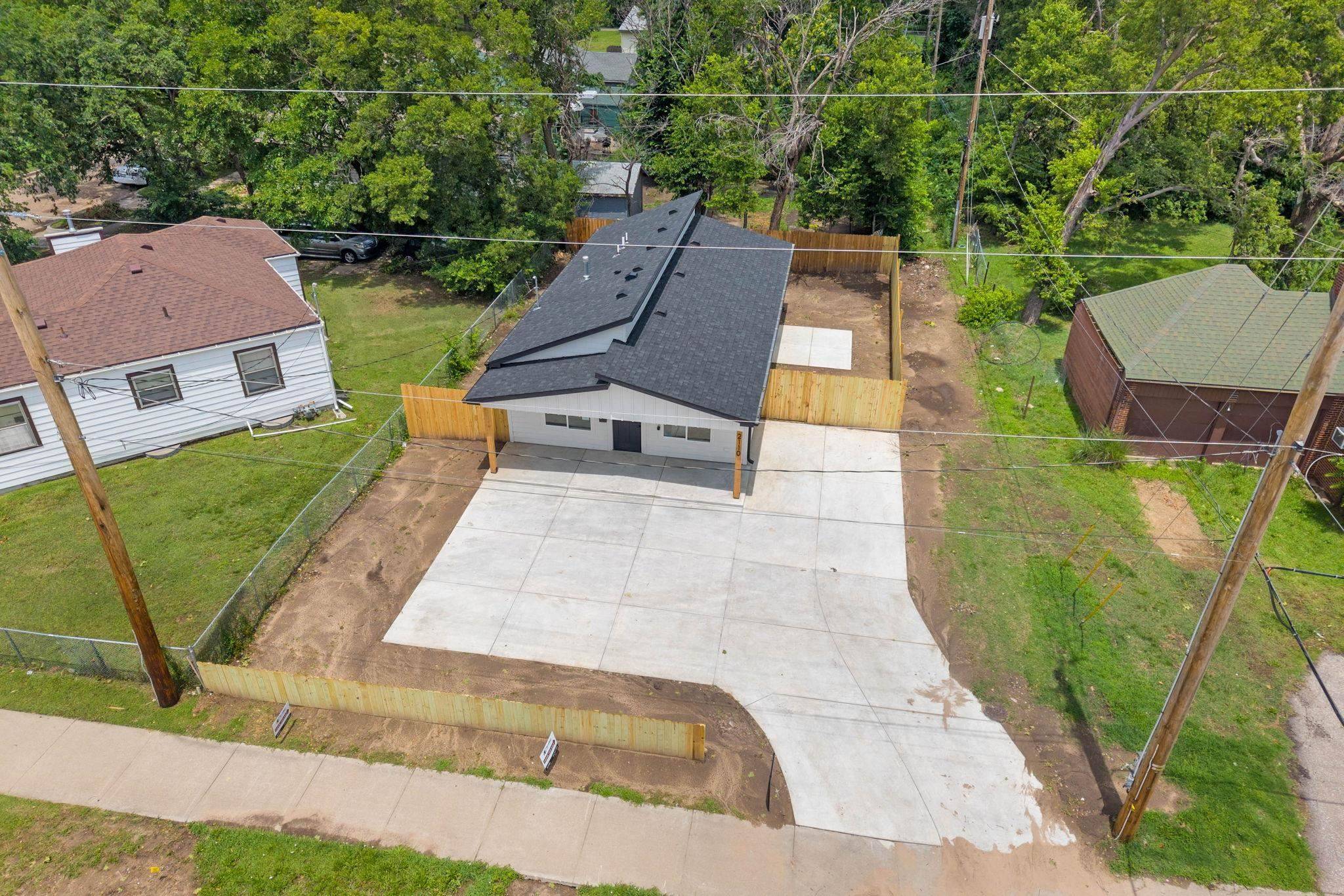Wichita, KS 67214,2110 E 13th St N