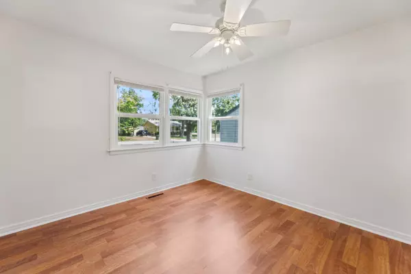 Halstead, KS 67056,215 Spruce