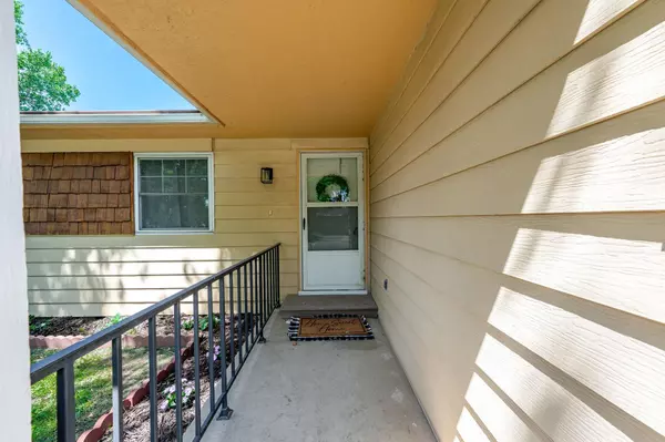 Augusta, KS 67010-1337,911 N Wirth St