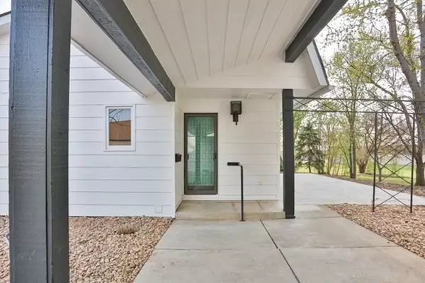 608 Plover Rd,  El Dorado,  KS 67042