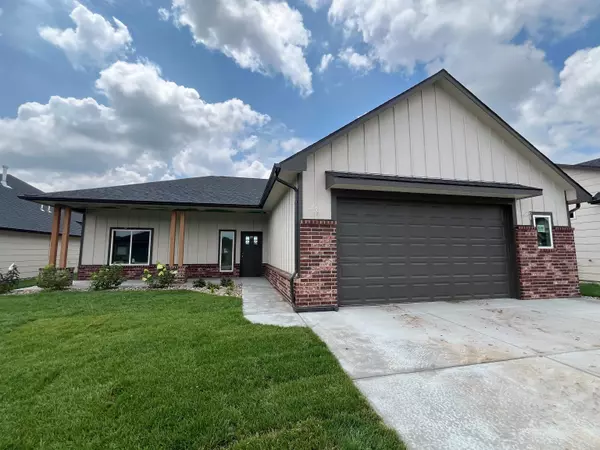 1631 N Forestview Ct, Wichita, KS 67235