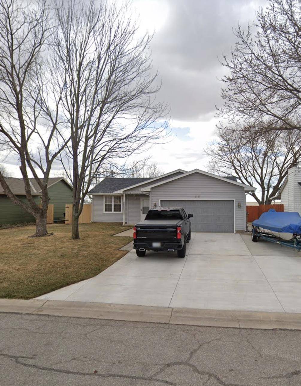 2121 N Duckcreek Ln, Derby, KS 67037