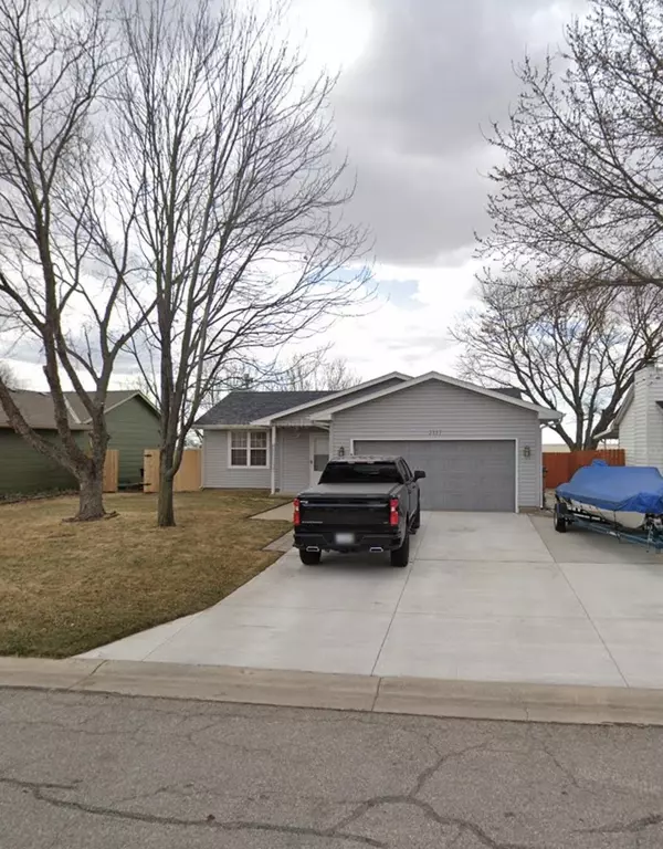 2121 N Duckcreek Ln, Derby, KS 67037