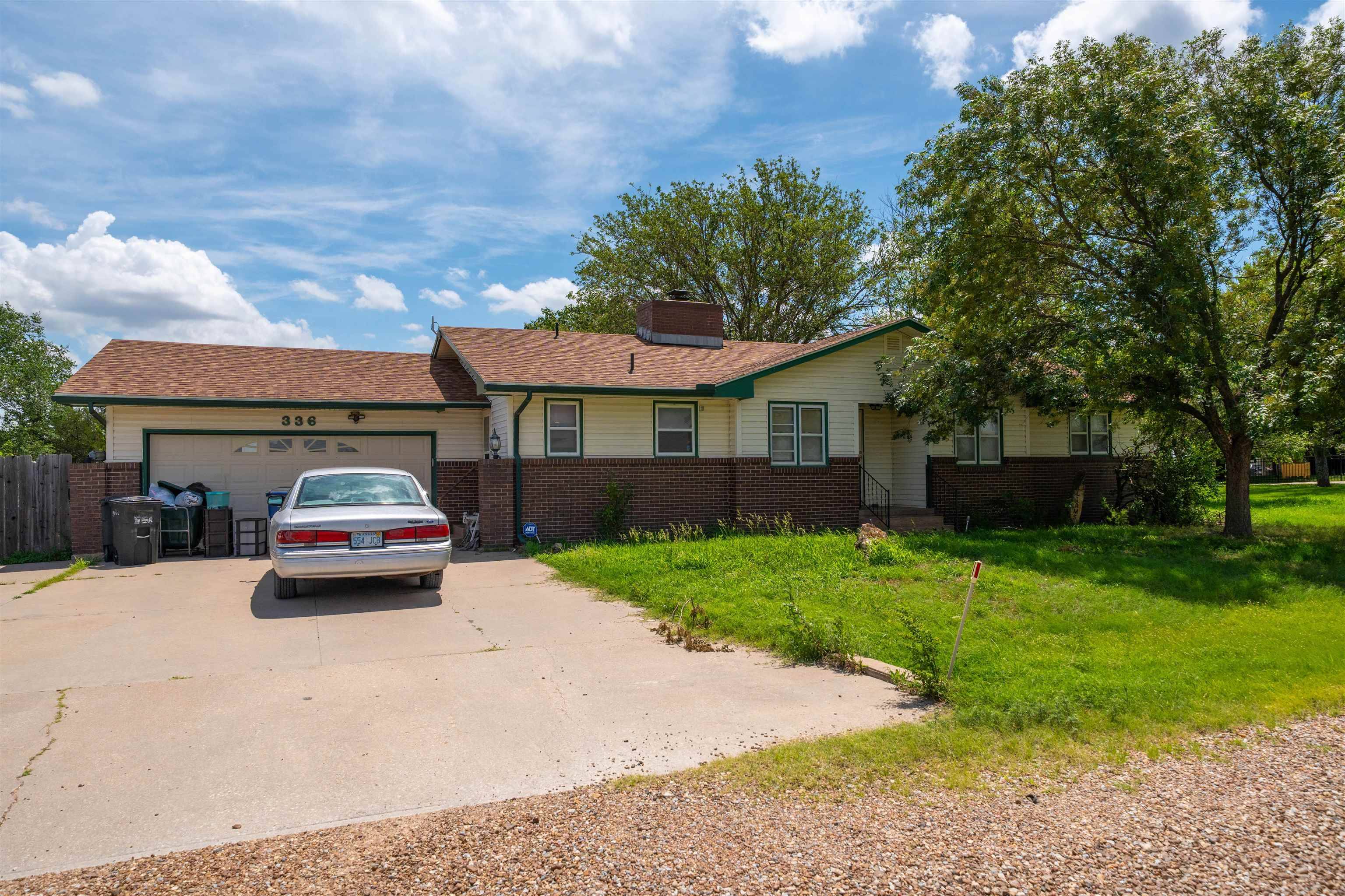 336 S Central Rd, Wellington, KS 67152
