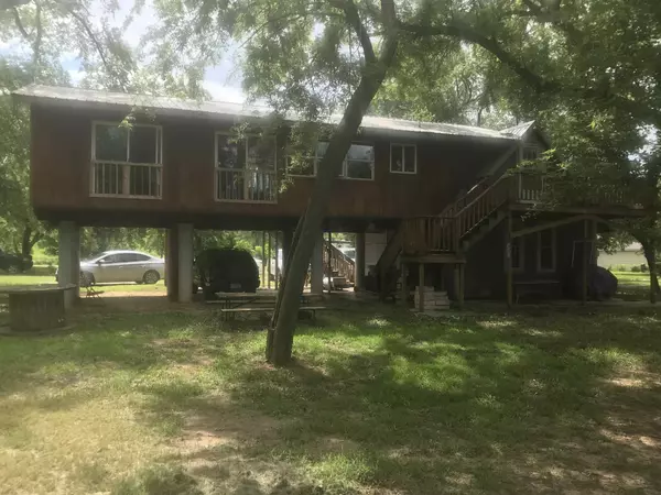 Belle Plaine, KS 67013,917 N Timber Rd