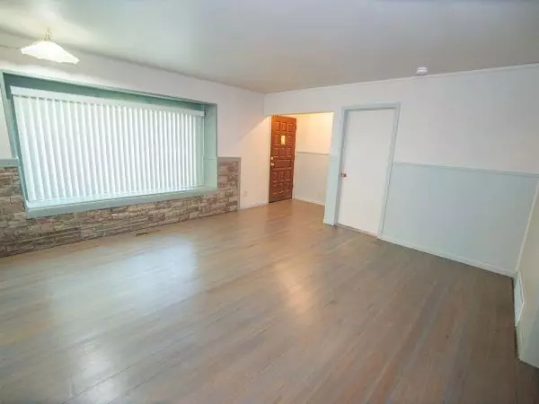 Hillsboro, KS 67063,308 N Ash St