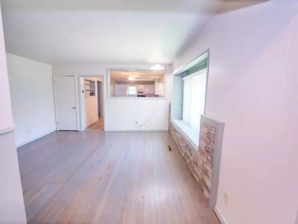 Hillsboro, KS 67063,308 N Ash St