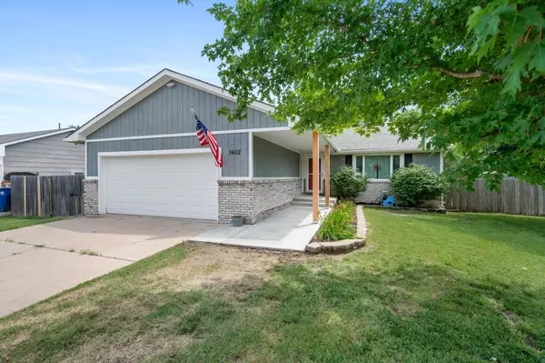 1602 Tanglewood Rd, Rose Hill, KS 67133-9223