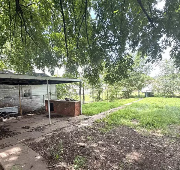 Anthony, KS 67003,430 S Lincoln