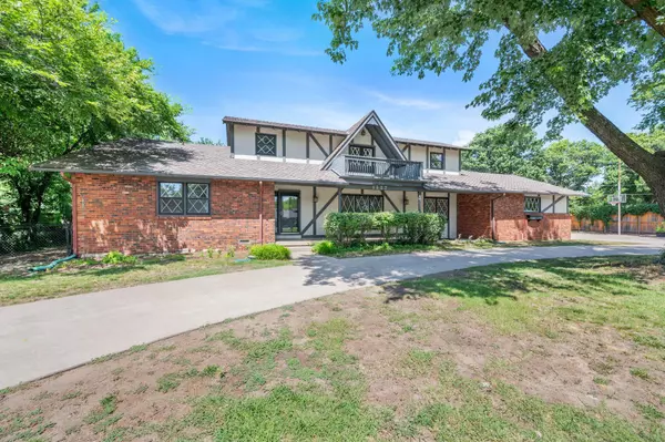 1327 N Perth Ave, Wichita, KS 67208