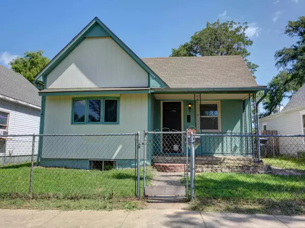 Newton, KS 67114,322 SW 2nd St