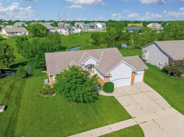 1421 N Lakeside Dr, Andover, KS 67002