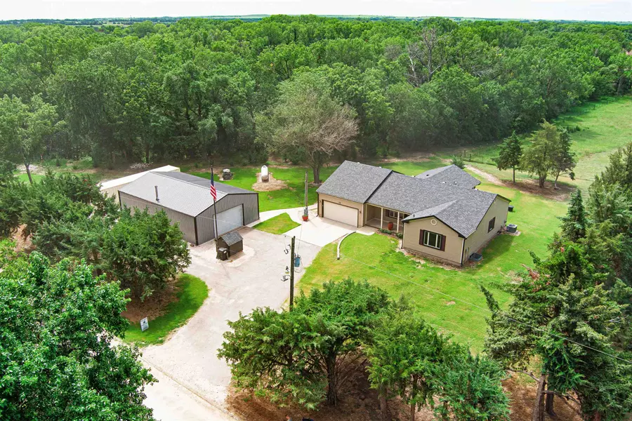 1064 E Lapsley Rd, Assaria, KS 67416