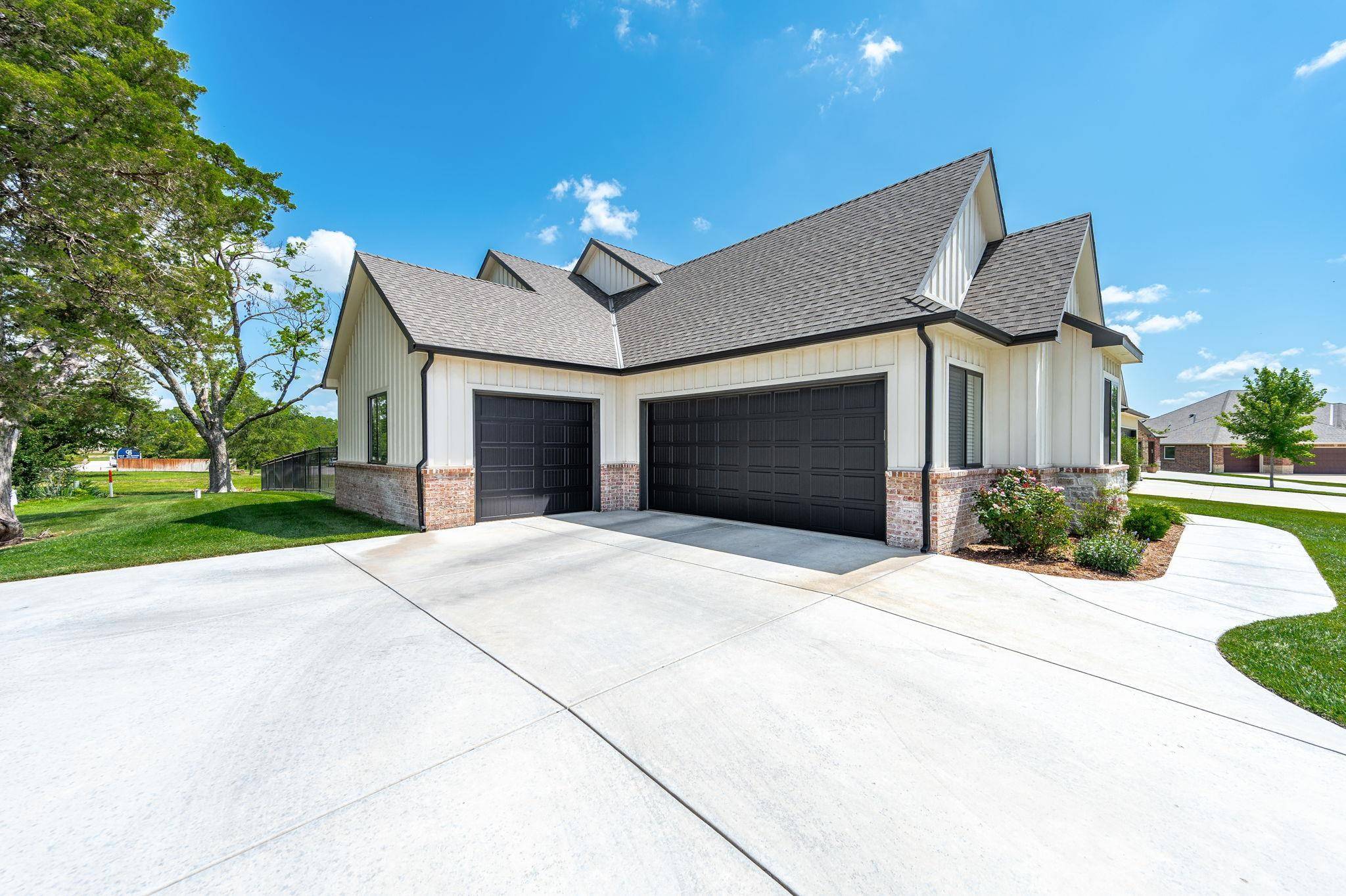 Wichita, KS 67206,396 N Jackson Heights Ct