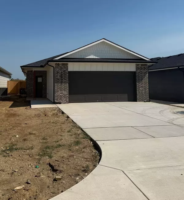 12832 E Willowgreen St, Wichita, KS 67230