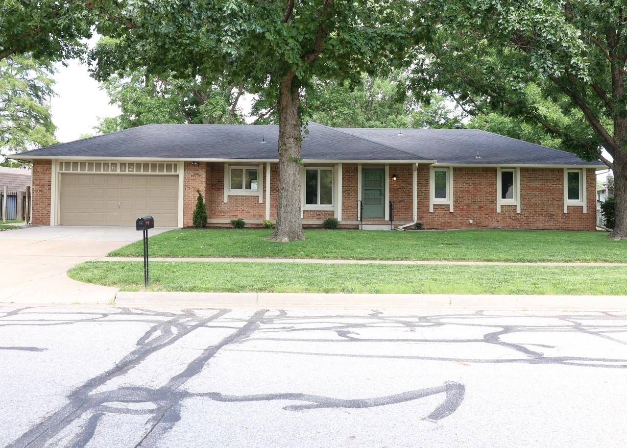 1612 N Byron Rd, Wichita, KS 67212