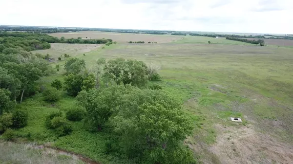 00000 S Woodlawn, Oxford, KS 67119