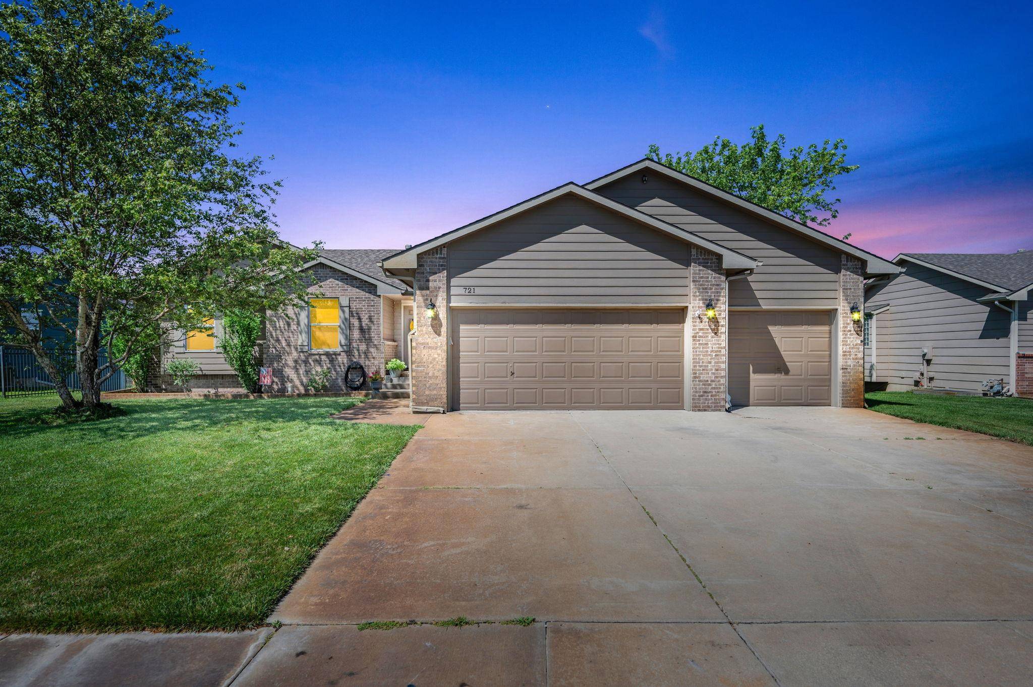 721 S LONGBRANCH DR, Maize, KS 67101