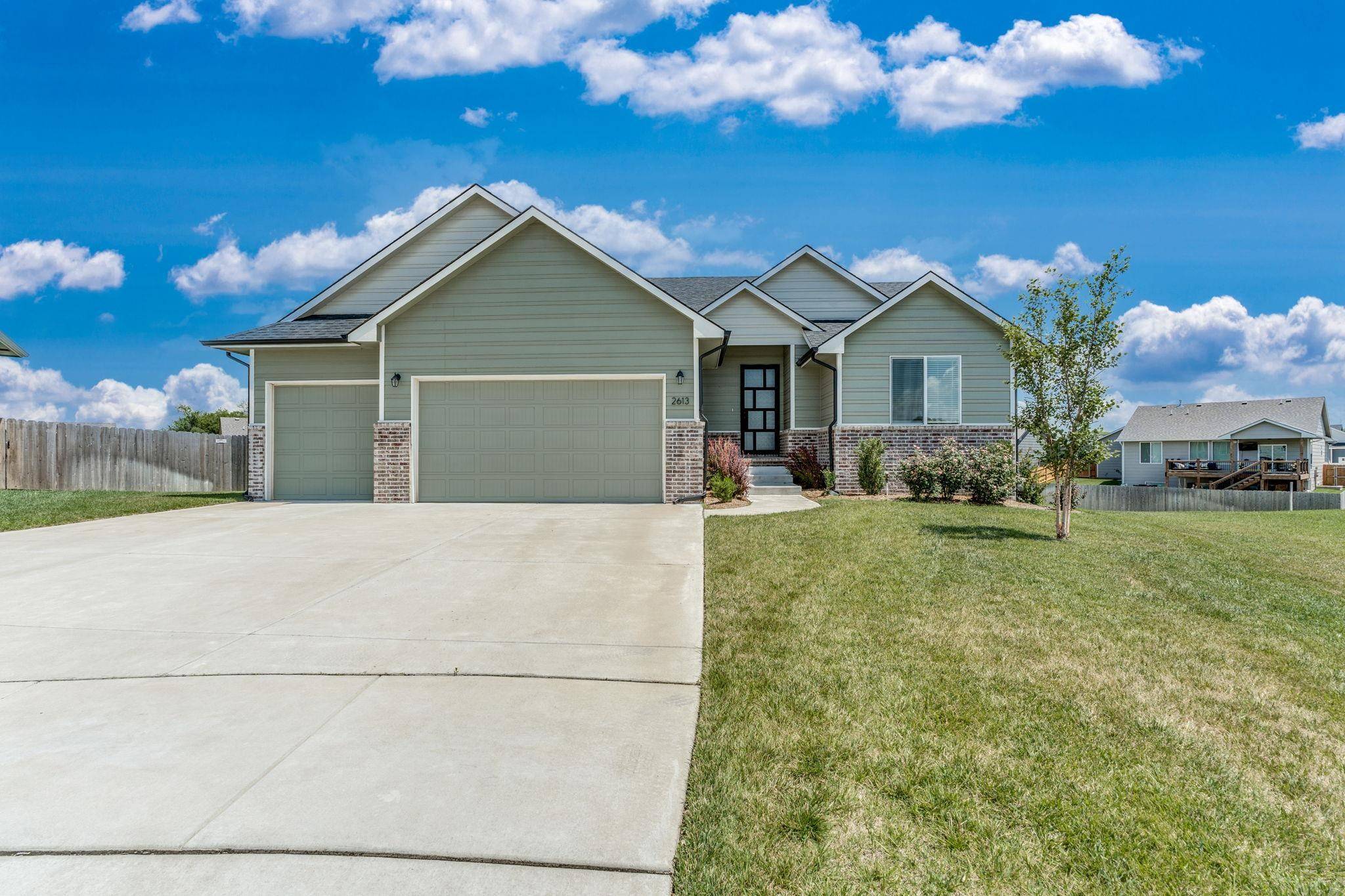 2613 E Thunder Cir, Wichita, KS 67219