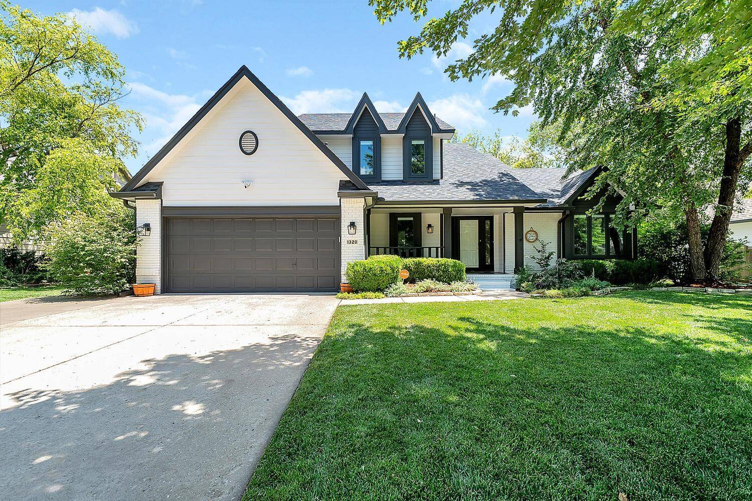 1320 N Rutland Cir, Wichita, KS 67206