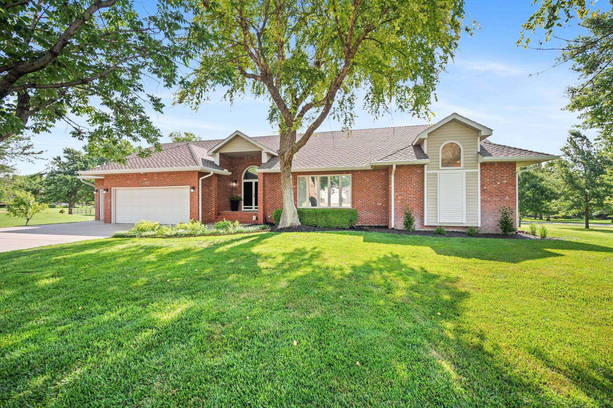 506 Ridge Point, Mulvane, KS 67110-1254