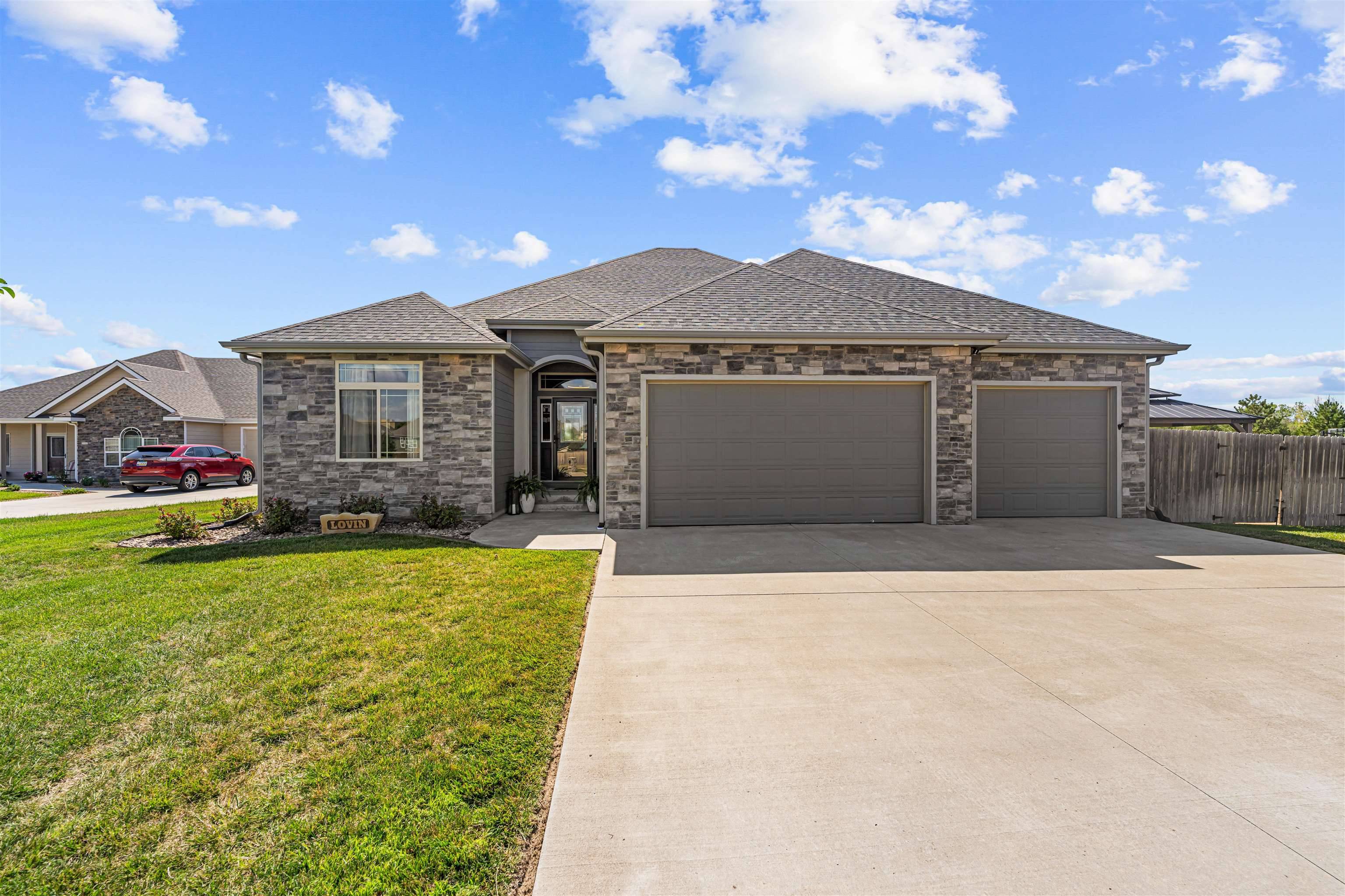 2300 Brookefield Dr, Salina, KS 67401