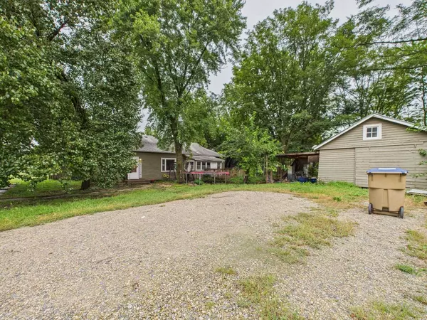 Douglass, KS 67039,118 N Chestnut St