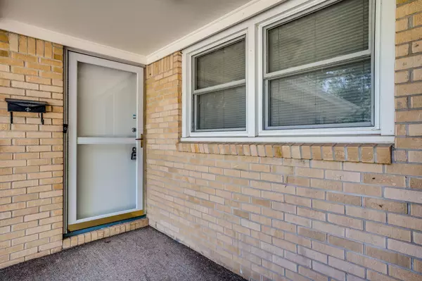 Derby, KS 67037,621 S Woodlawn Blvd