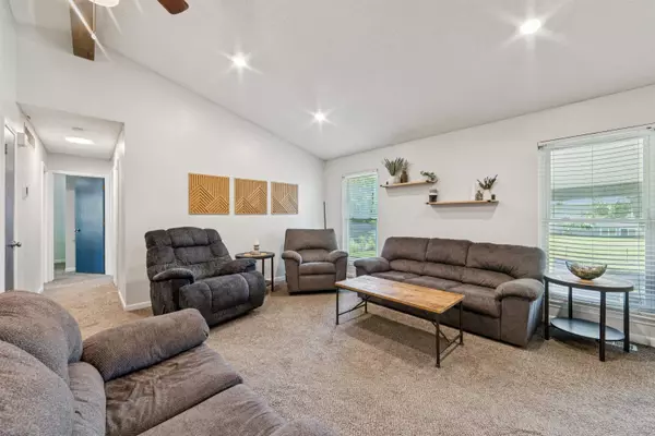 Derby, KS 67037,425 E Pecan Ln
