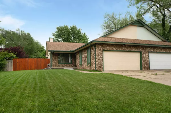 626 N Oak Forest St, Derby, KS 67037