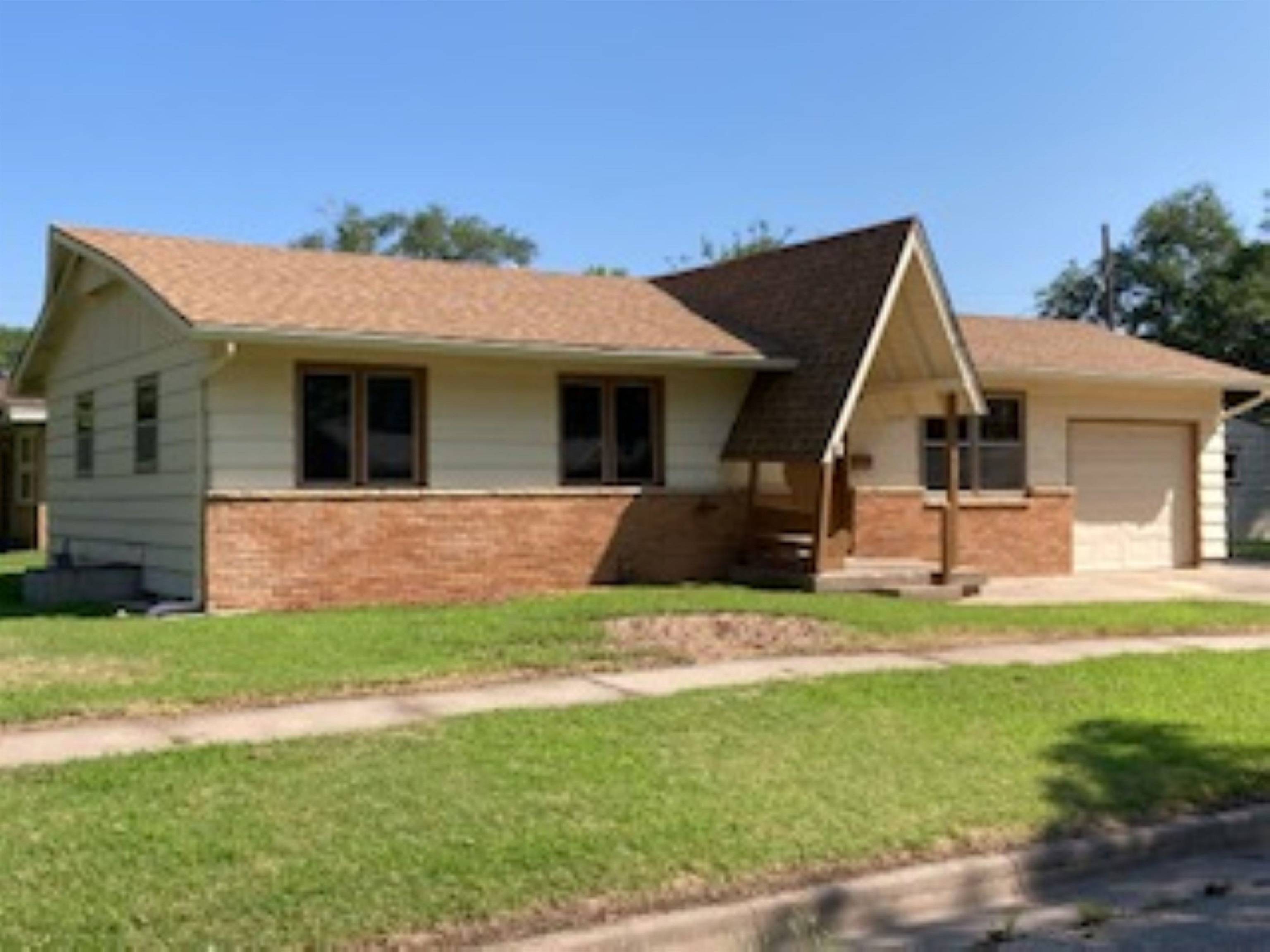 Wichita, KS 67204,2262 W Manhattan Dr