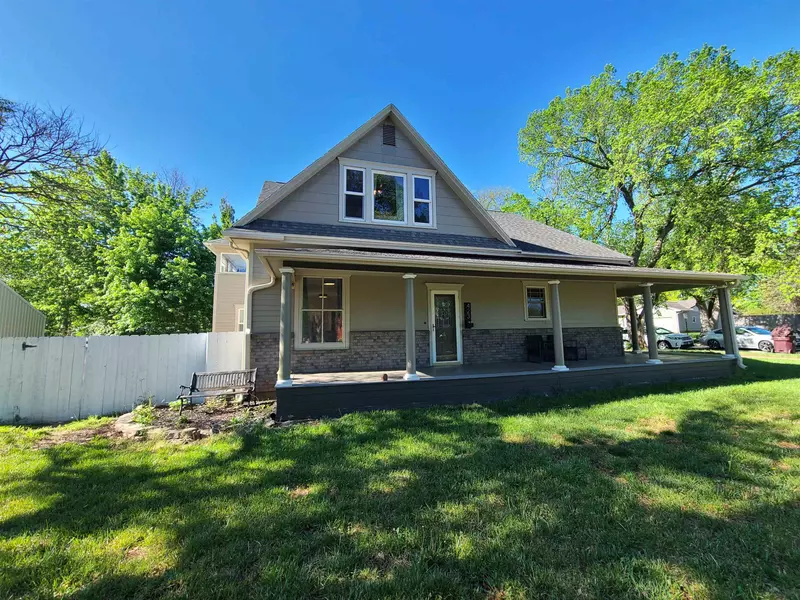 423 W State St., Lindsborg, KS 67456