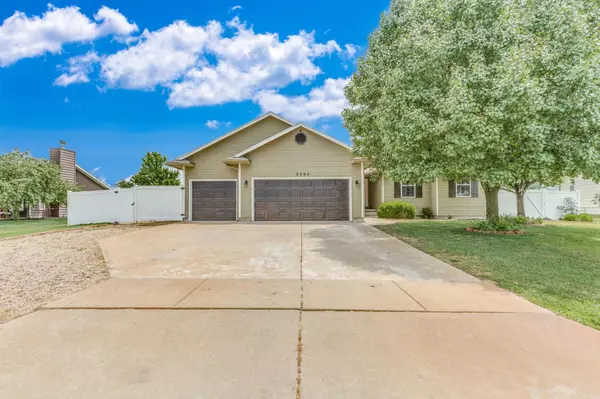 2404 King St, Hutchinson, KS 67502