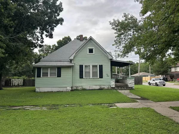 520 E 14th, Winfield, KS 67156