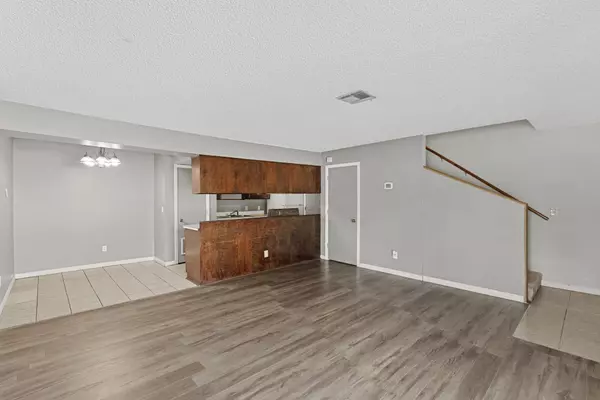 Wichita, KS 67209,8724 W University St