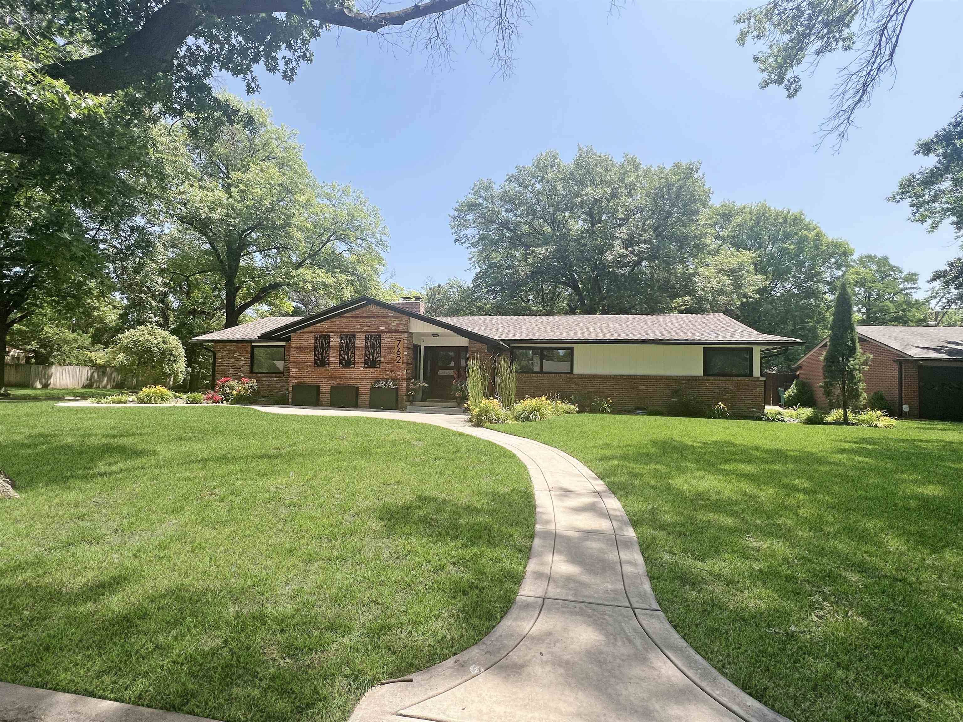 Wichita, KS 67206,762 N Mission Rd