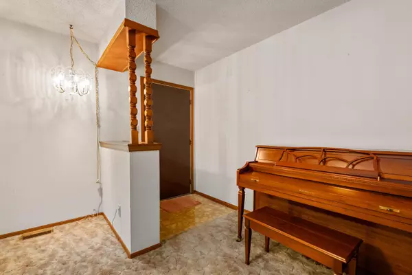 Mount Hope, KS 67108,311 N Pratt St