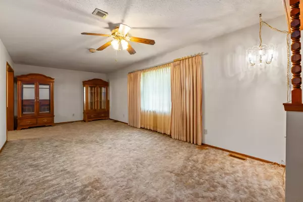 Mount Hope, KS 67108,311 N Pratt St