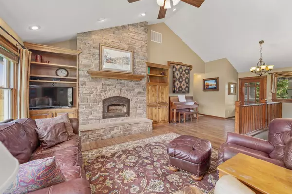 Newton, KS 67114,357 120th