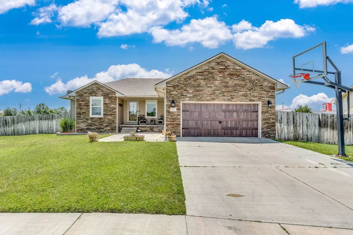 Hutchinson, KS 67502,67 Monarch Ln