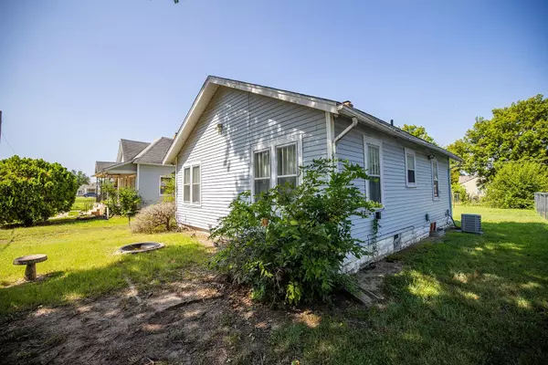 Wichita, KS 67214,1111 N Poplar Ave