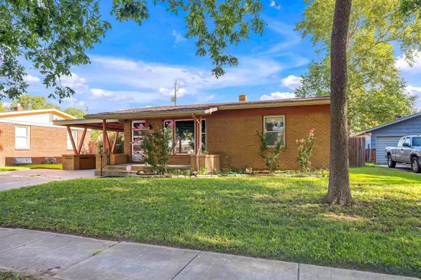 1116 E Alturas St, Wichita, KS 67216