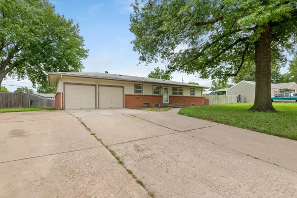 Wichita, KS 67101,532 S Queen