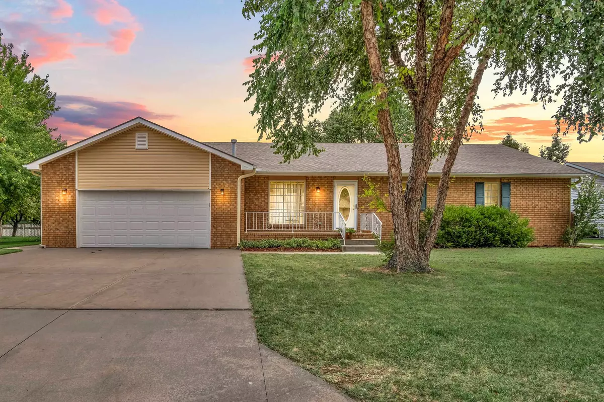 Hutchinson, KS 67502,1929 E 33rd Ave