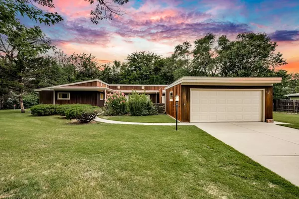 321 S Floyd St, Wichita, KS 67209