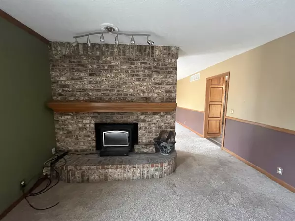 Salina, KS 67401,537 E Shipton Rd