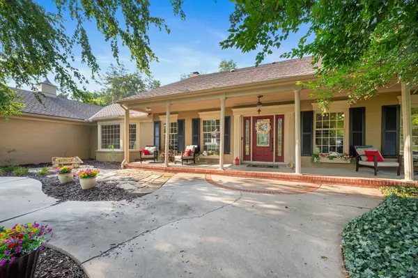 Wichita, KS 67230,7 E Swallow St