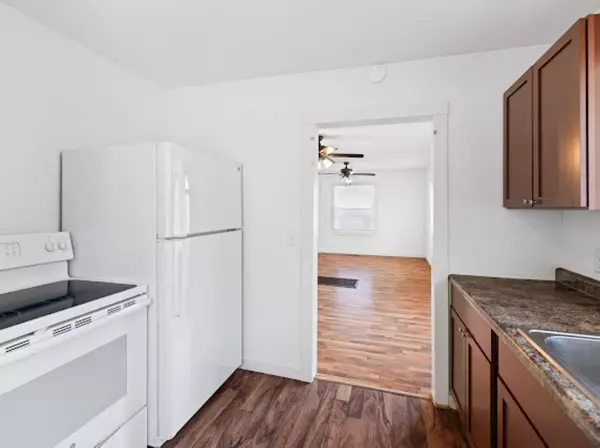 Salina, KS 67401,1237 N 9th St