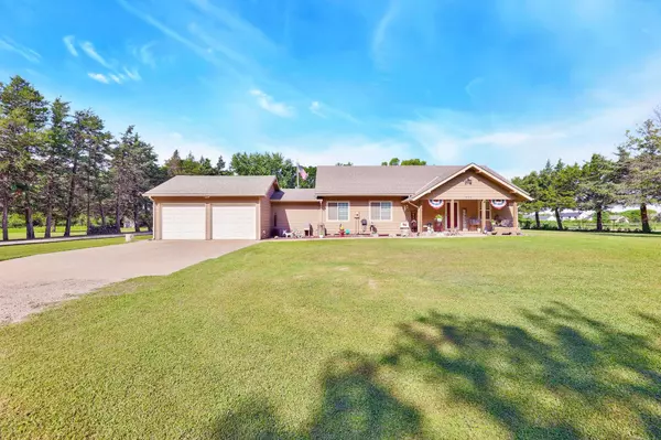 737 E 2nd Ave, Cheney, KS 67025