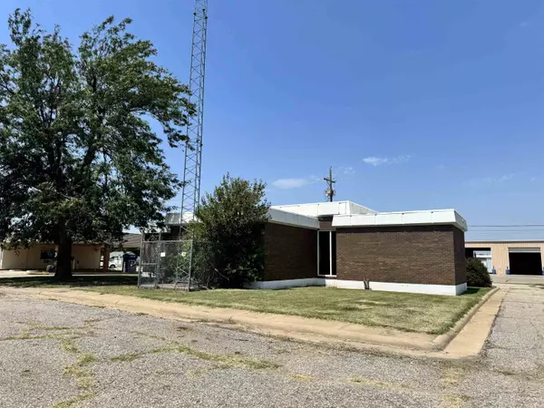 Salina, KS 67401,1321 W Crawford St